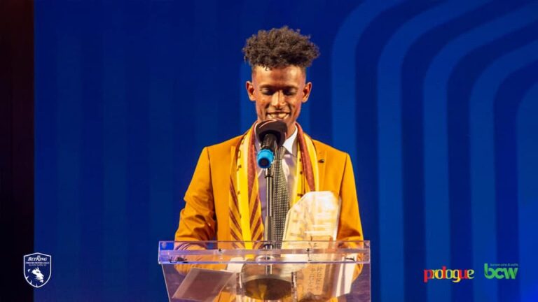 Abubaker receives half a million birr prize money