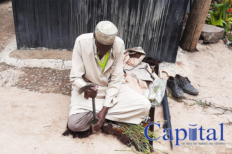 Khat grinding