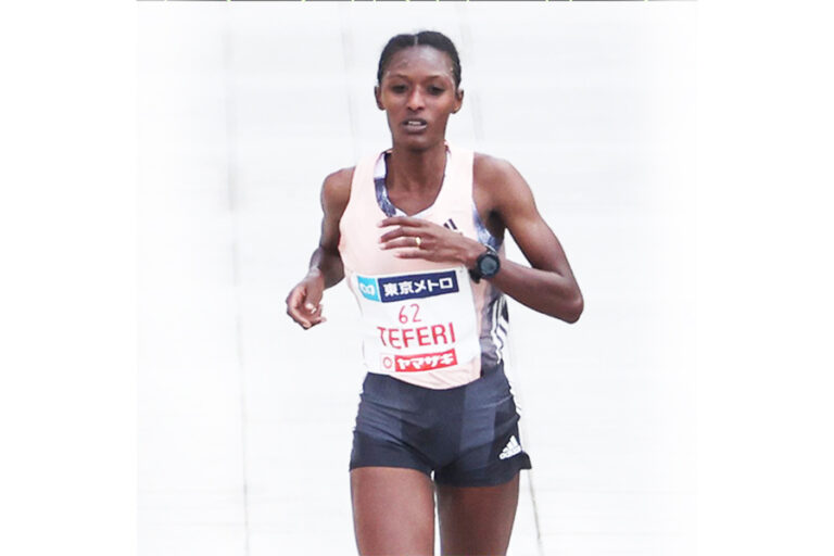 Senbere Teferi breaks world record at Adizero Road to Records