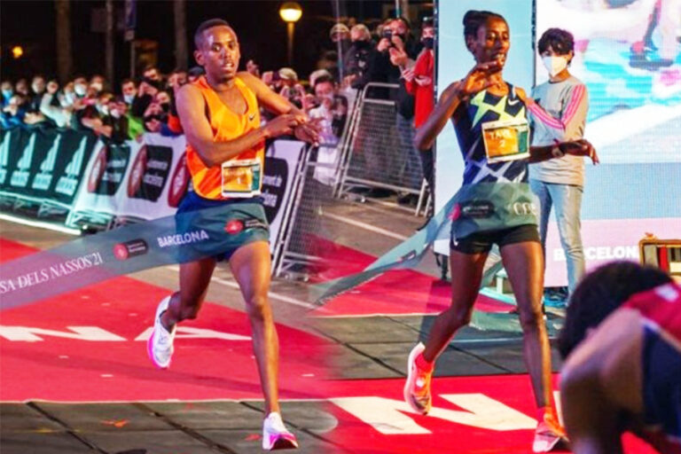 World 5KM records for Ejgayehu and Berihu