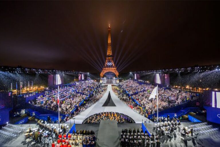 Opening ceremony lights up Paris in unique style